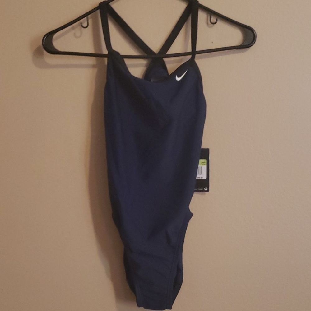 Nike women's one piece swimsuit